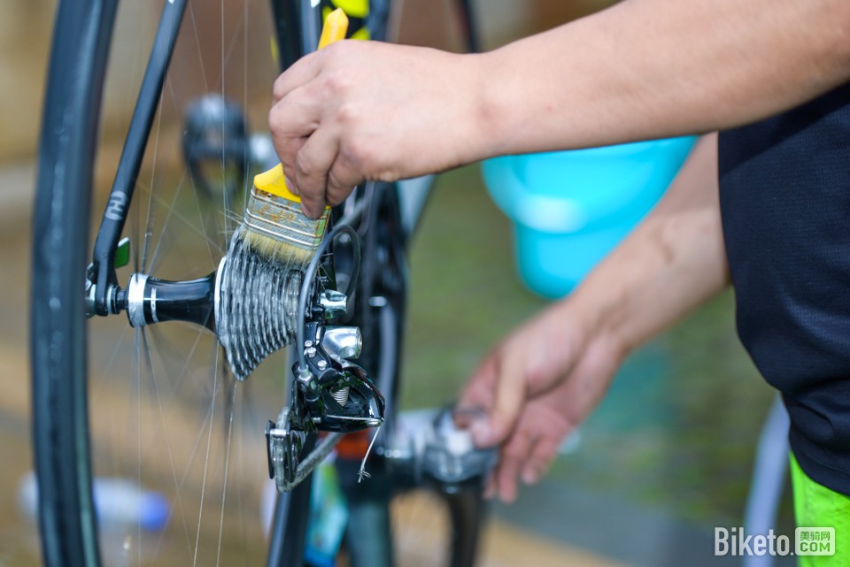 高盛重申布油价格预期 但警告需求下行风险