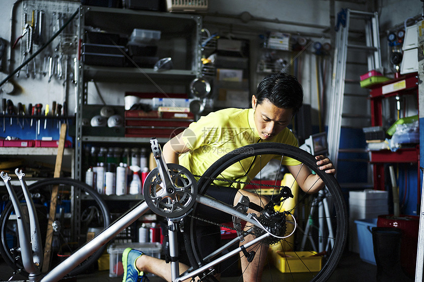 高盛重申布油价格预期 但警告需求下行风险