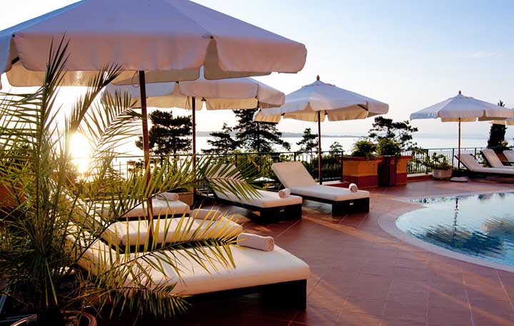 亚马逊(AMZN.US)旗下Zoox获美国监管机构批准 推进无方向盘自动驾驶汽车路测