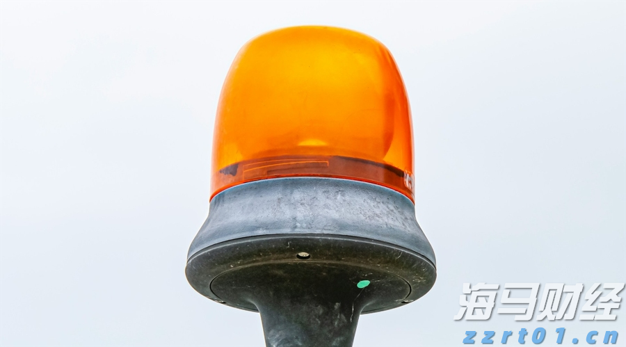 港珠澳大桥海关查获一起走私49盒燕窝进境案