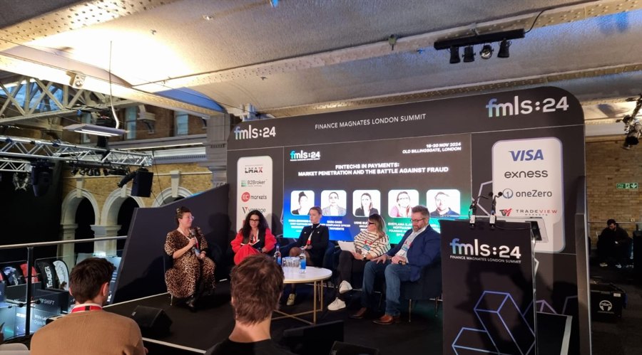 北水动向|北水成交净卖出13.2亿 中国人寿(02628)再获加仓 科网股及雅下水电概念出现分化